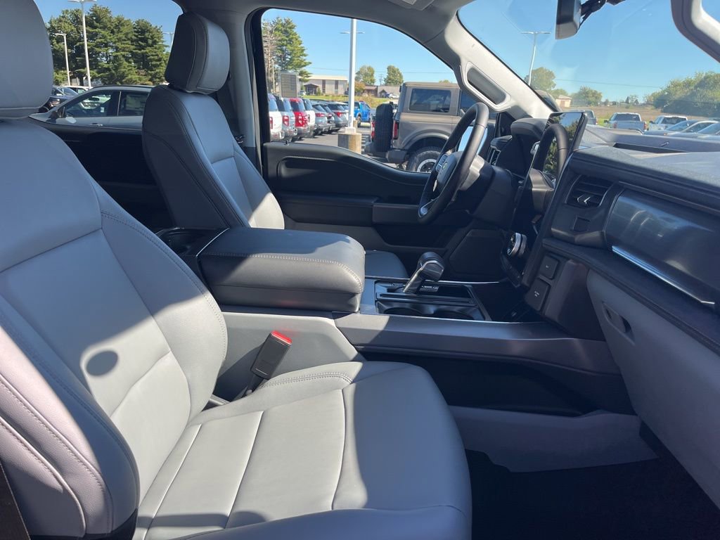 New 2025 Ford F150 Lightning Flash AWD/4WD image 10