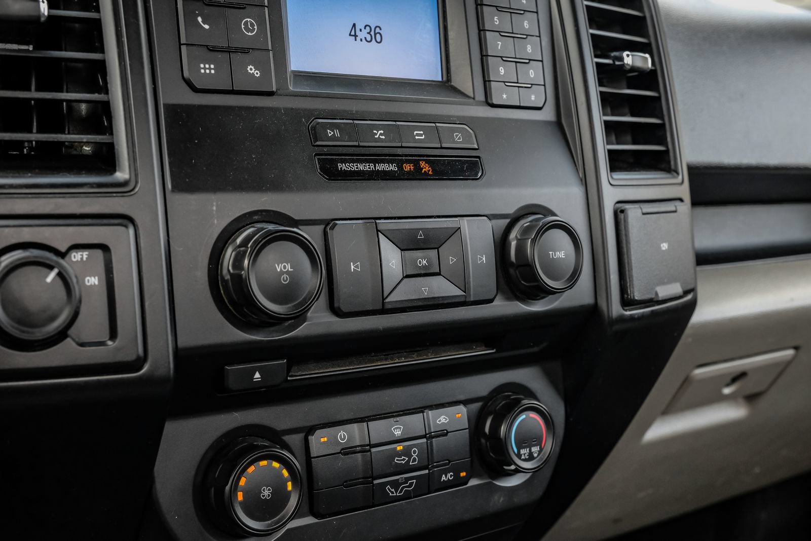 Used 2018 Ford F150 XL w/ Equipment Group 101A Mid RWD image 18