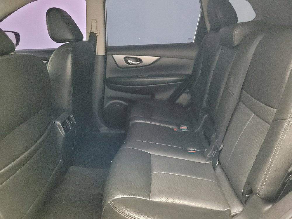 Used 2016 Nissan Rogue SV image 18