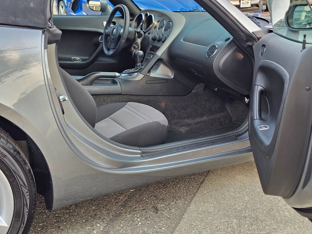 Used 2006 Pontiac Solstice Convertible w/ Power Package RWD image 14