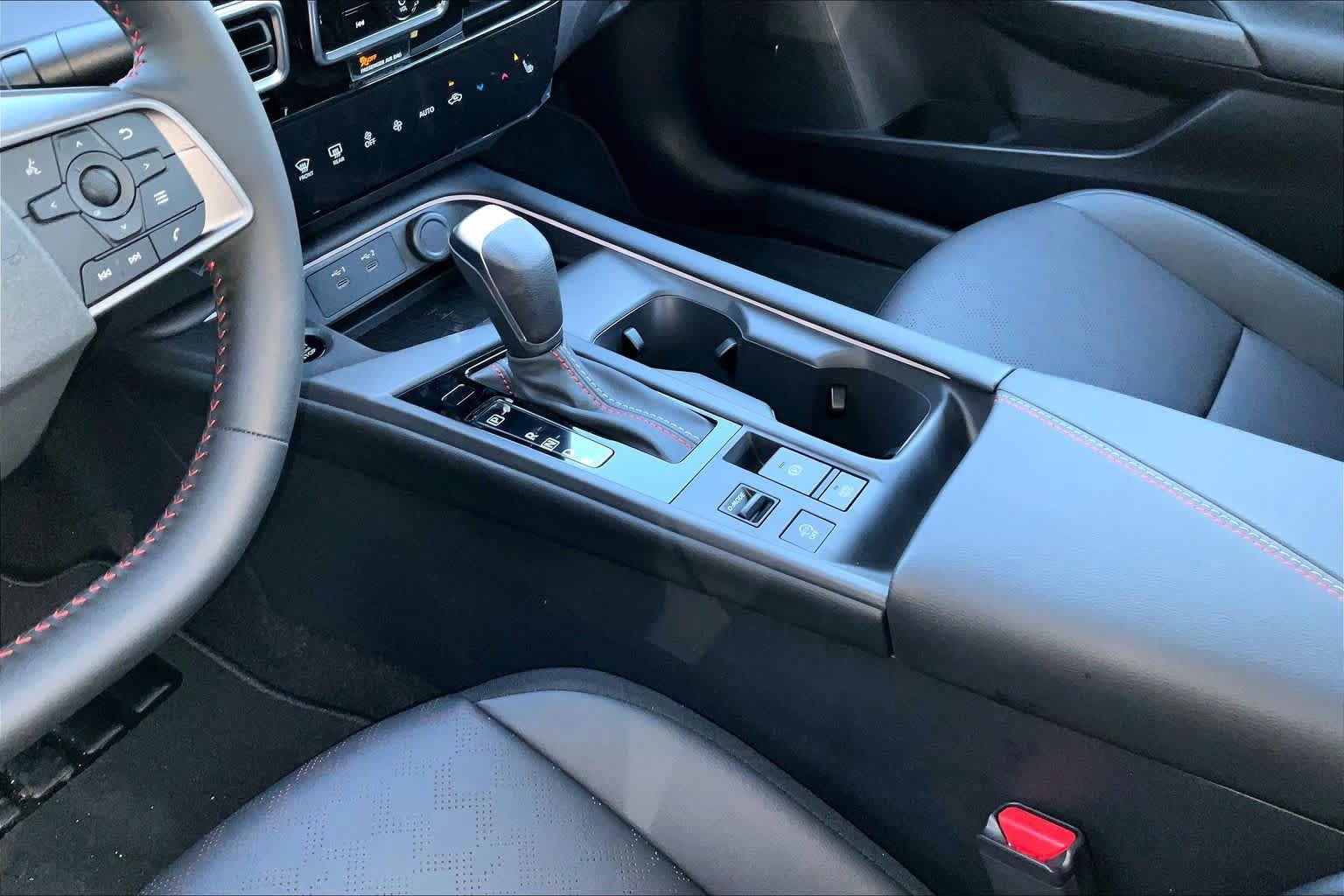 New 2026 Nissan Sentra SR w/ SR Premium Package FWD image 7