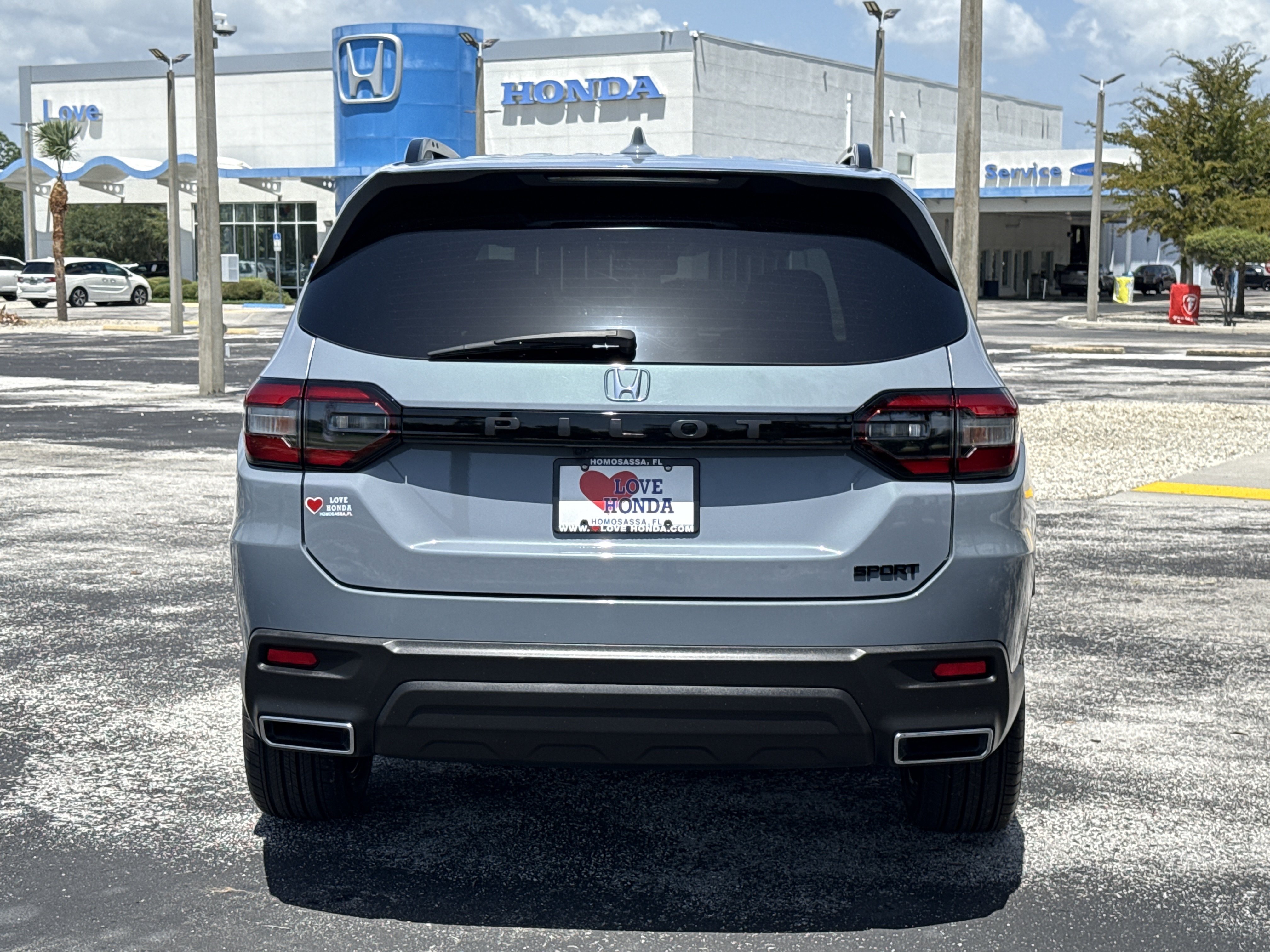 Certified 2025 Honda Pilot Sport image 8