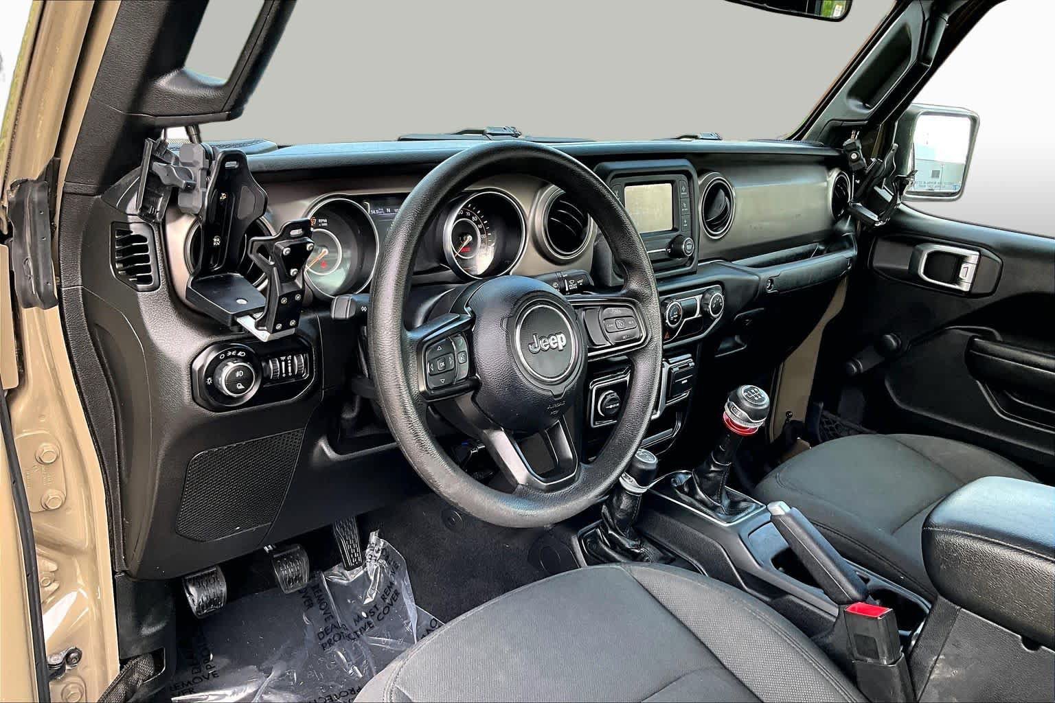 Used 2020 Jeep Gladiator Sport AWD/4WD image 18