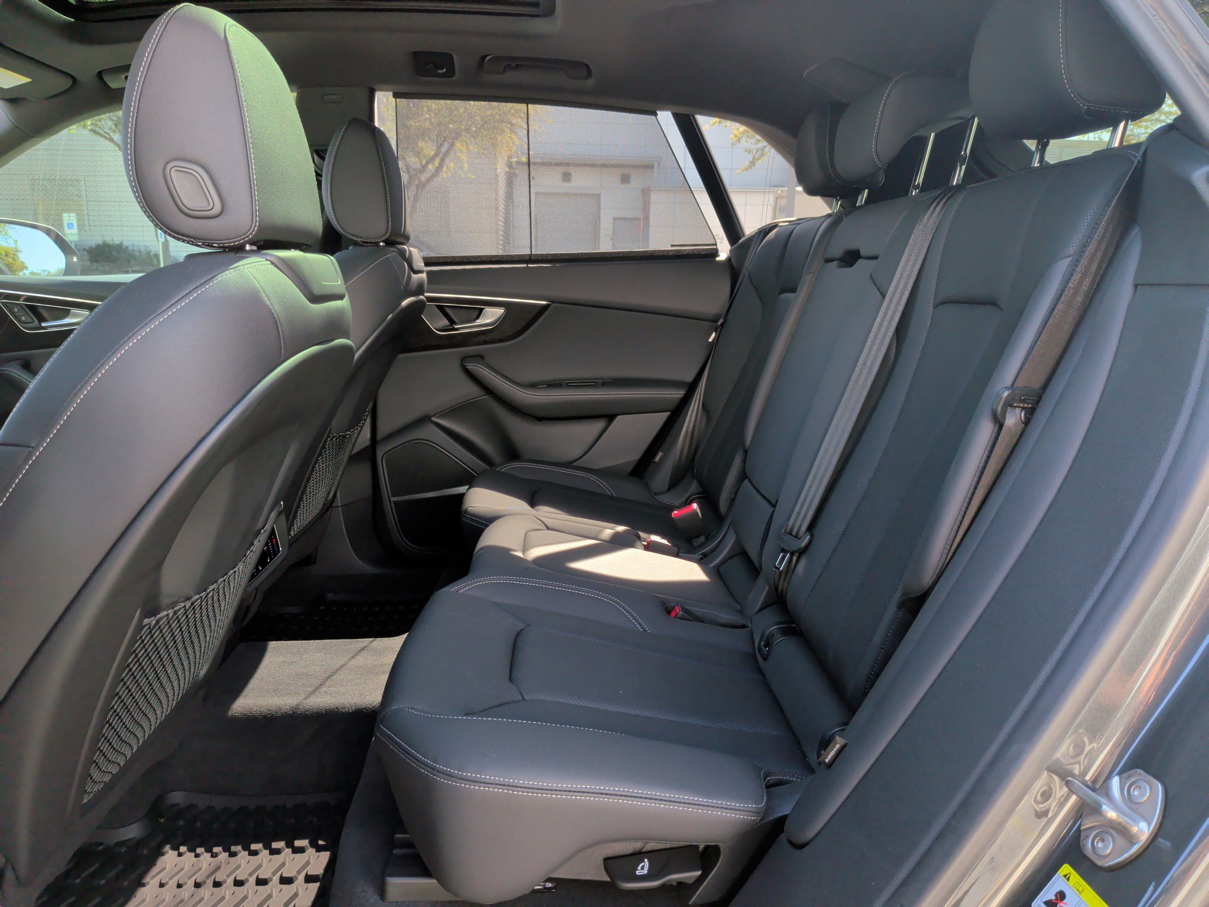 Used 2024 Audi Q8 Premium Plus w/ Premium Plus Package image 32