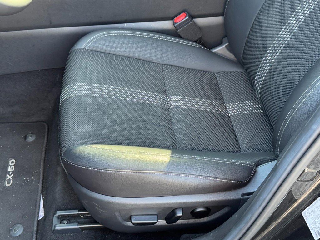 Used 2025 MAZDA CX-50 AWD 2.5 S w/ Premium Package image 21