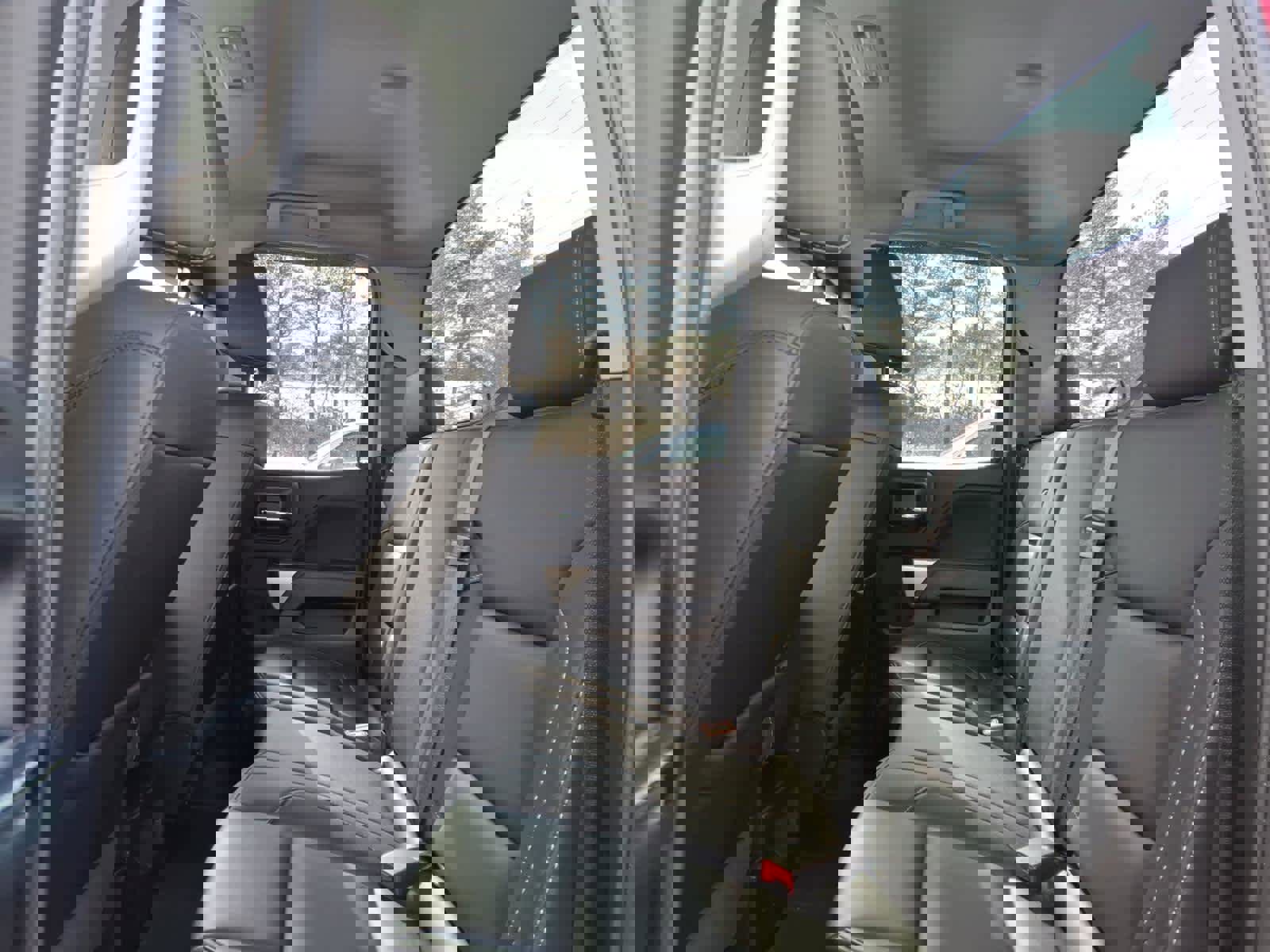 Used 2018 Chevrolet Silverado 1500 LT w/ LPO, Street Package image 9