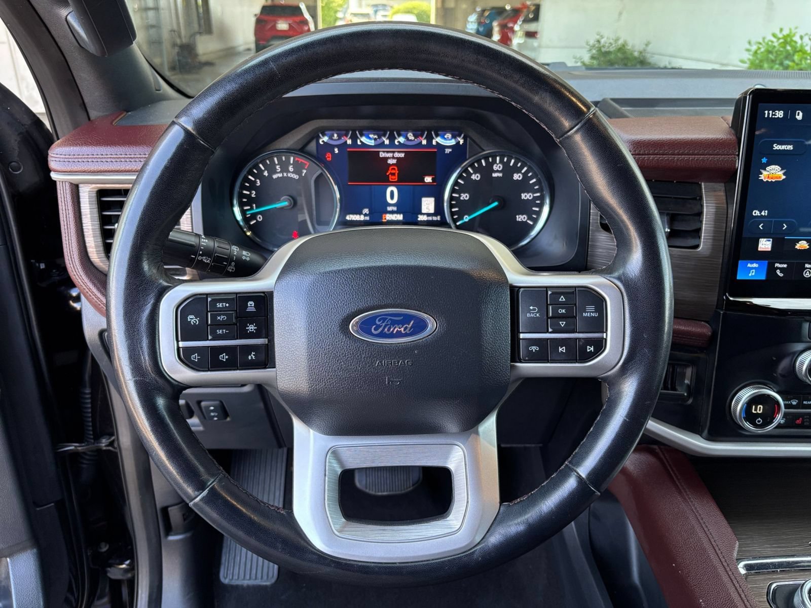 Used 2024 Ford Expedition Limited AWD/4WD image 30