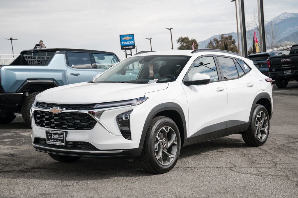 New 2026 Chevrolet Trax LT w/ Driver Confidence Package FWD image 9