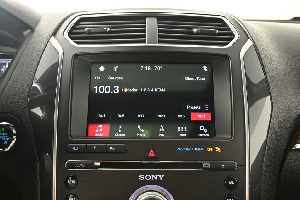 Used 2018 Ford Explorer Limited w/ Equipment Group 301A AWD/4WD image 28