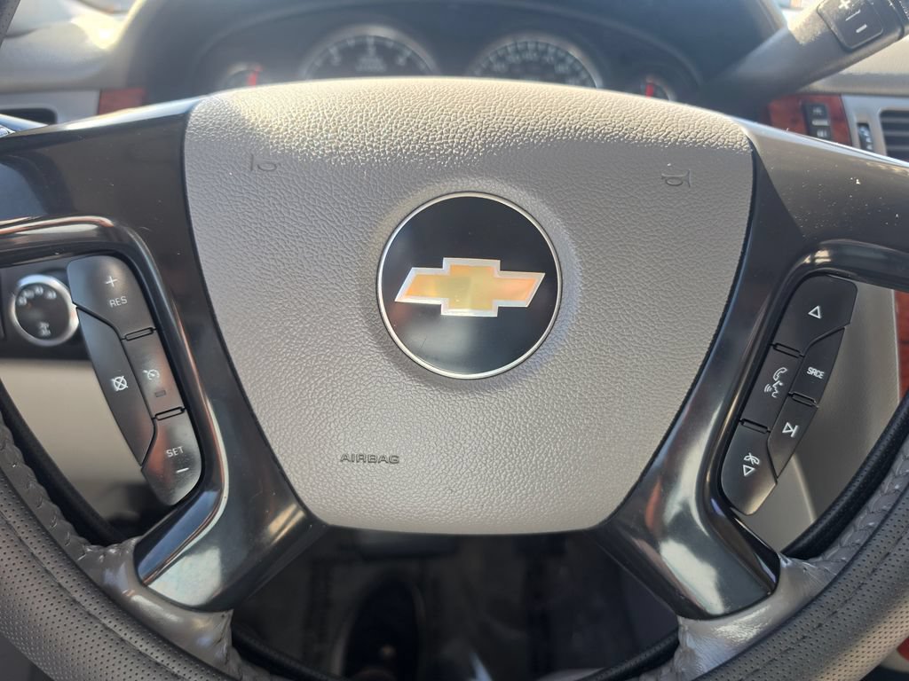 Used 2009 Chevrolet Suburban LT AWD/4WD image 19