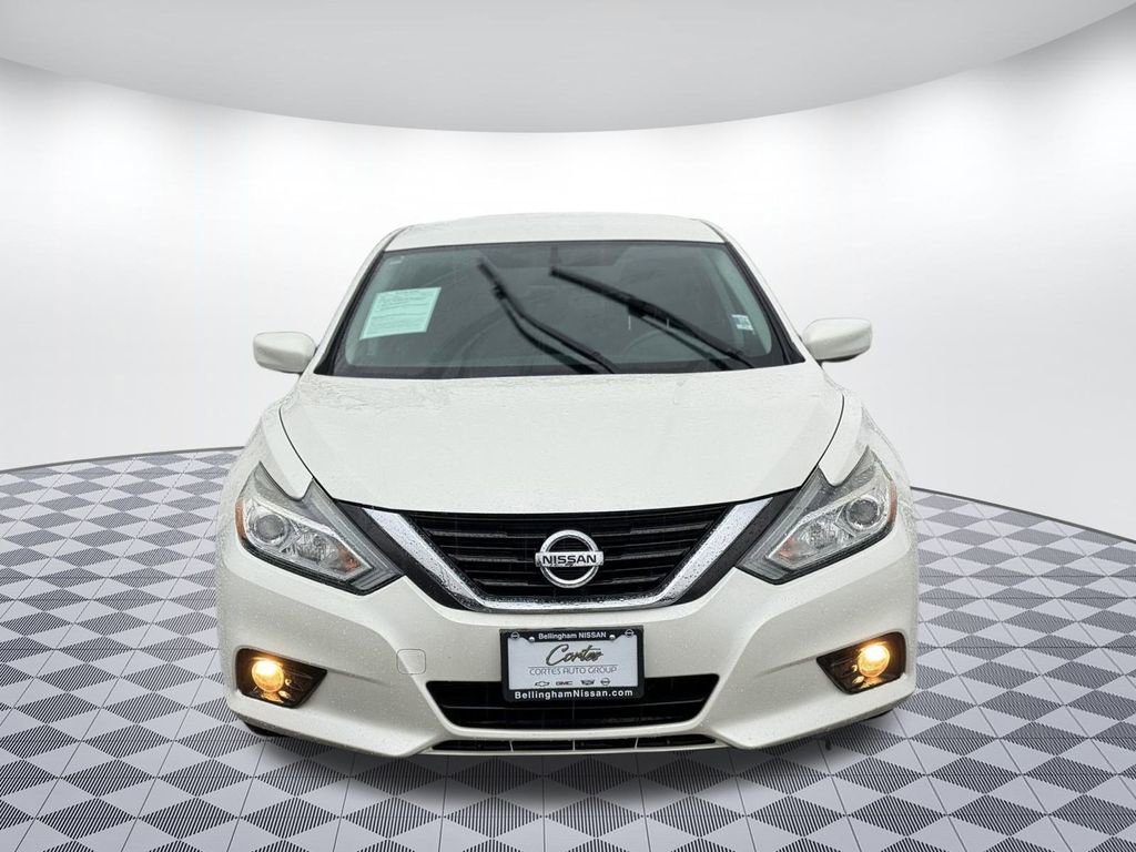 Used 2017 Nissan Altima 2.5 SV image 2