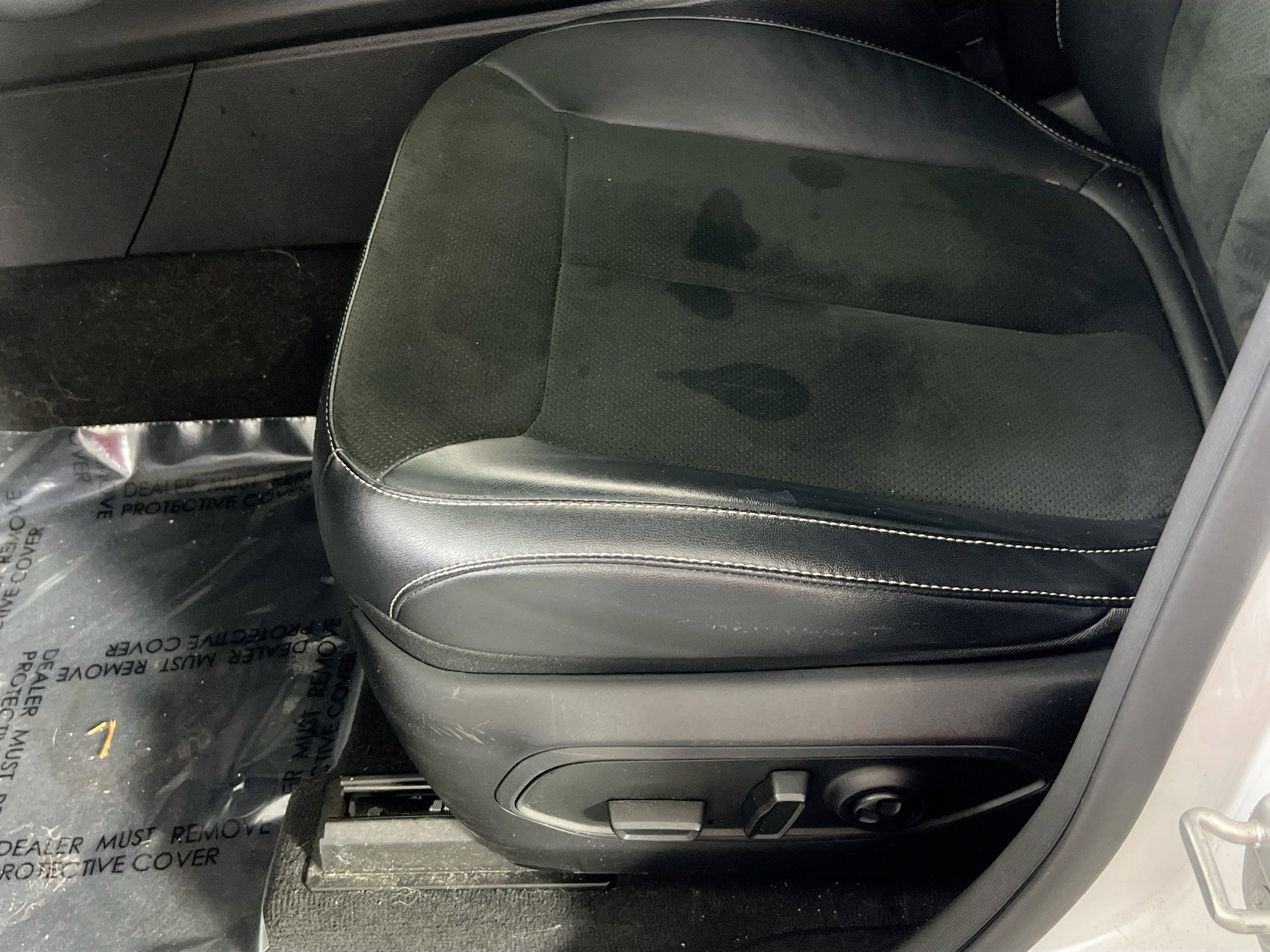 Used 2023 Jeep Grand Cherokee Altitude AWD/4WD image 18