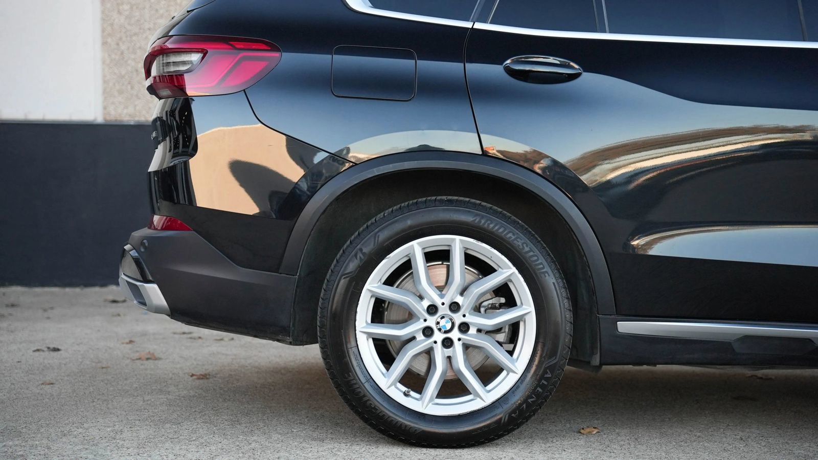 Used 2019 BMW X5 xDrive40i w/ Convenience Package AWD/4WD image 9