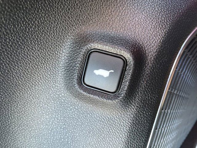 Used 2023 Acura MDX A-Spec image 19