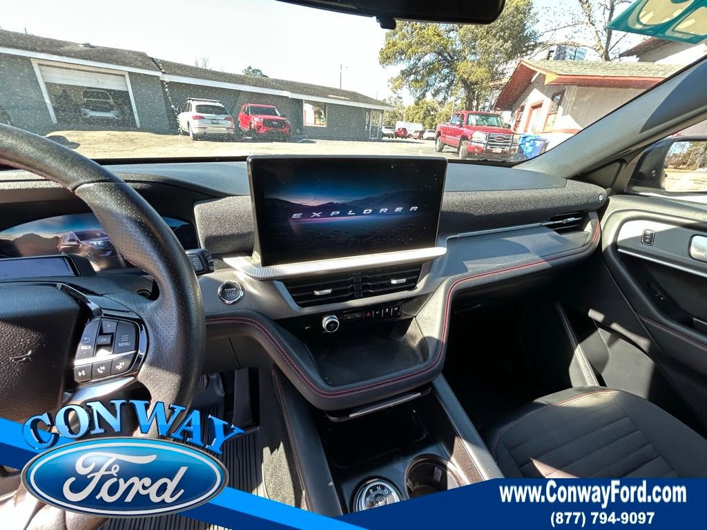 Used 2025 Ford Explorer ST-Line image 33