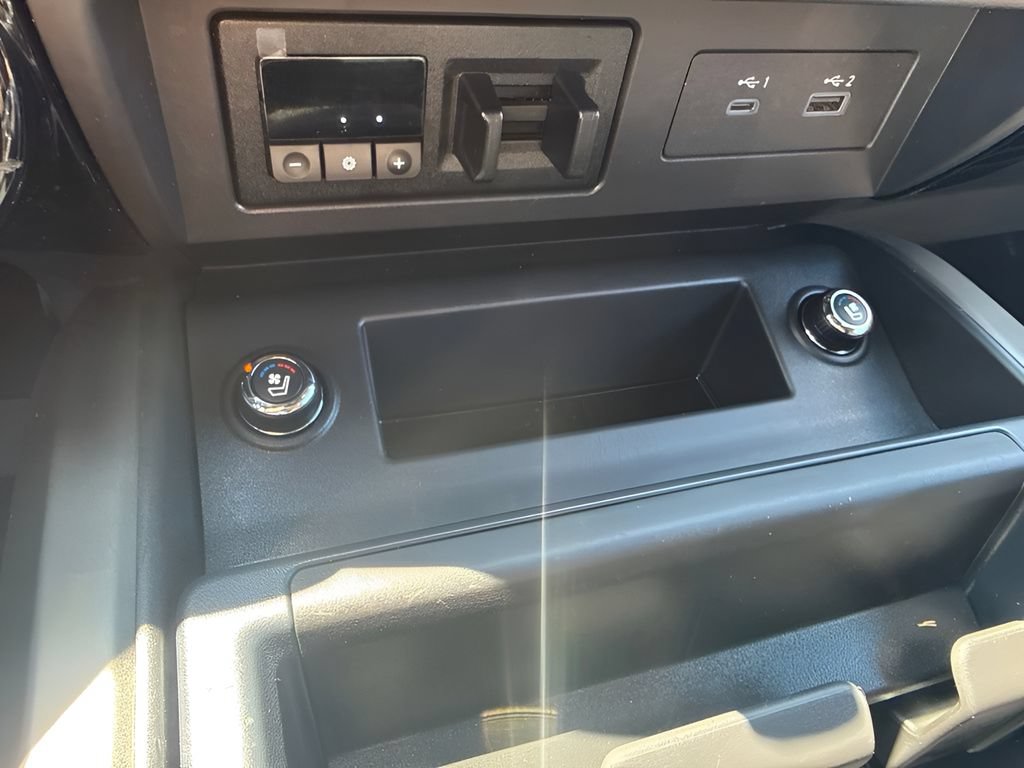 Used 2024 Nissan Titan Platinum Reserve w/ Moonroof Package AWD/4WD image 12