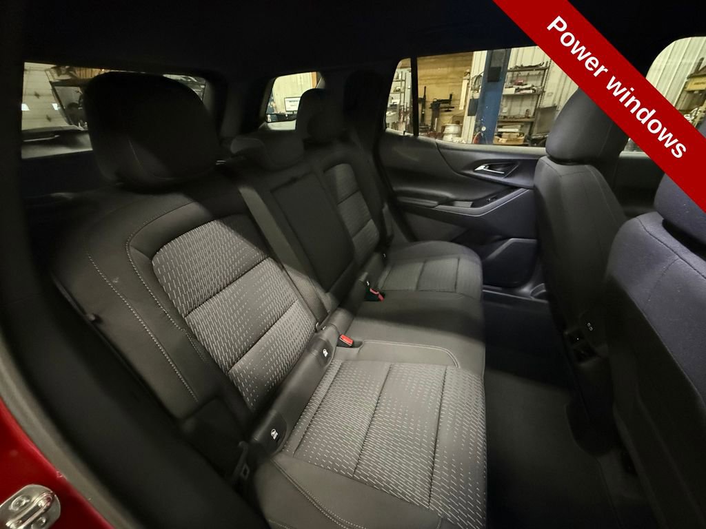 Used 2025 Chevrolet Equinox LT w/ Safety and Technology Package image 41