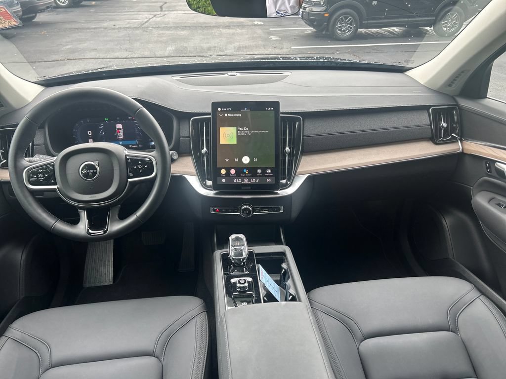 Used 2025 Volvo XC90 B5 Plus AWD/4WD image 15