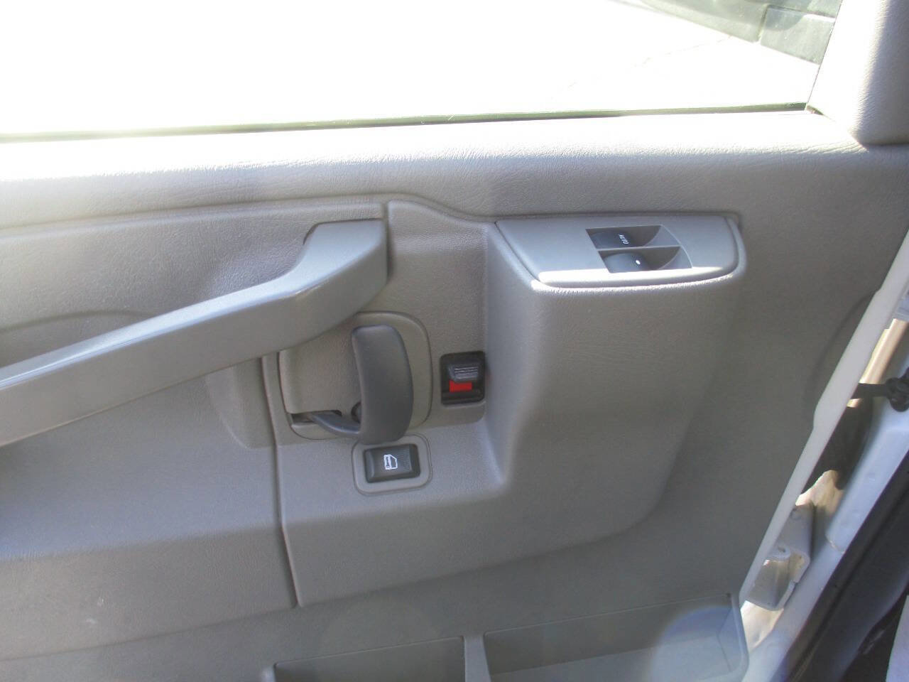 Used 2020 GMC Savana 3500 w/ Driver Convenience Package image 12