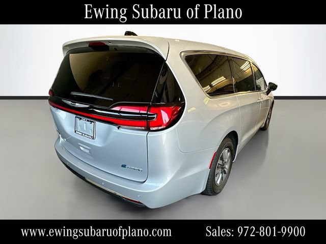 Used 2024 Chrysler Pacifica Limited FWD image 7