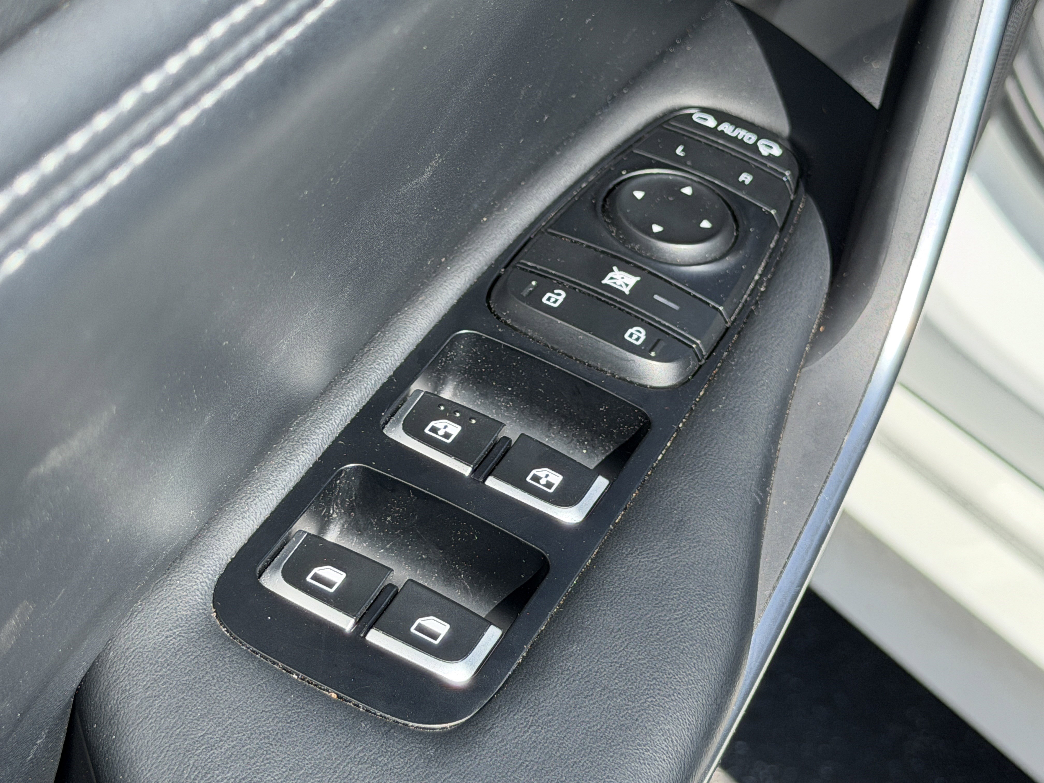 Certified 2021 Kia Stinger GT1 RWD image 14