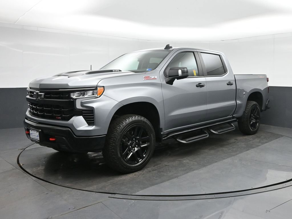 Used 2024 Chevrolet Silverado 1500 LT Trail Boss w/ Convenience Package II image 3