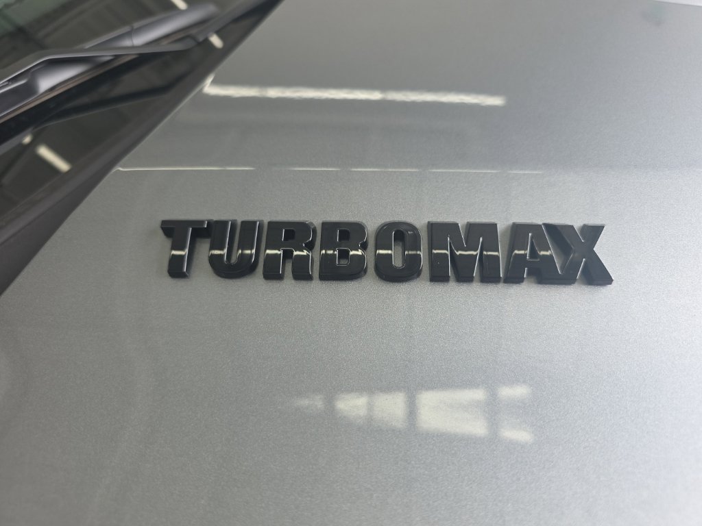 Used 2026 Chevrolet Silverado 1500 Custom w/ Turbomax Blackout Package AWD/4WD image 9