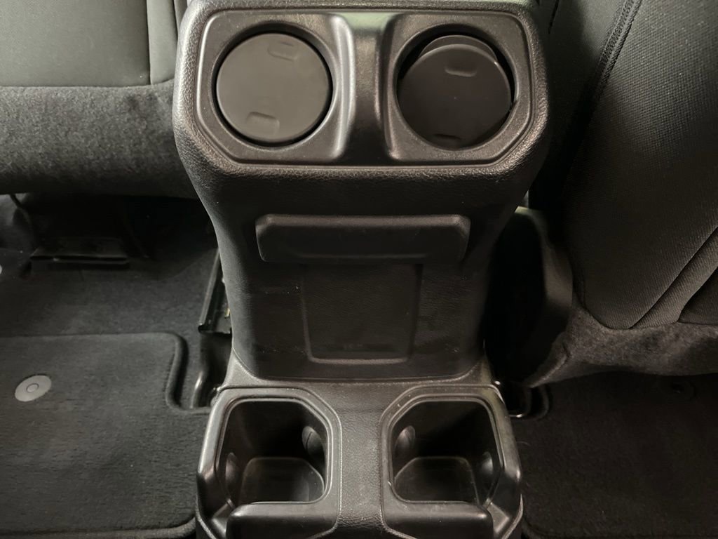 Used 2021 Jeep Wrangler Sport S image 24