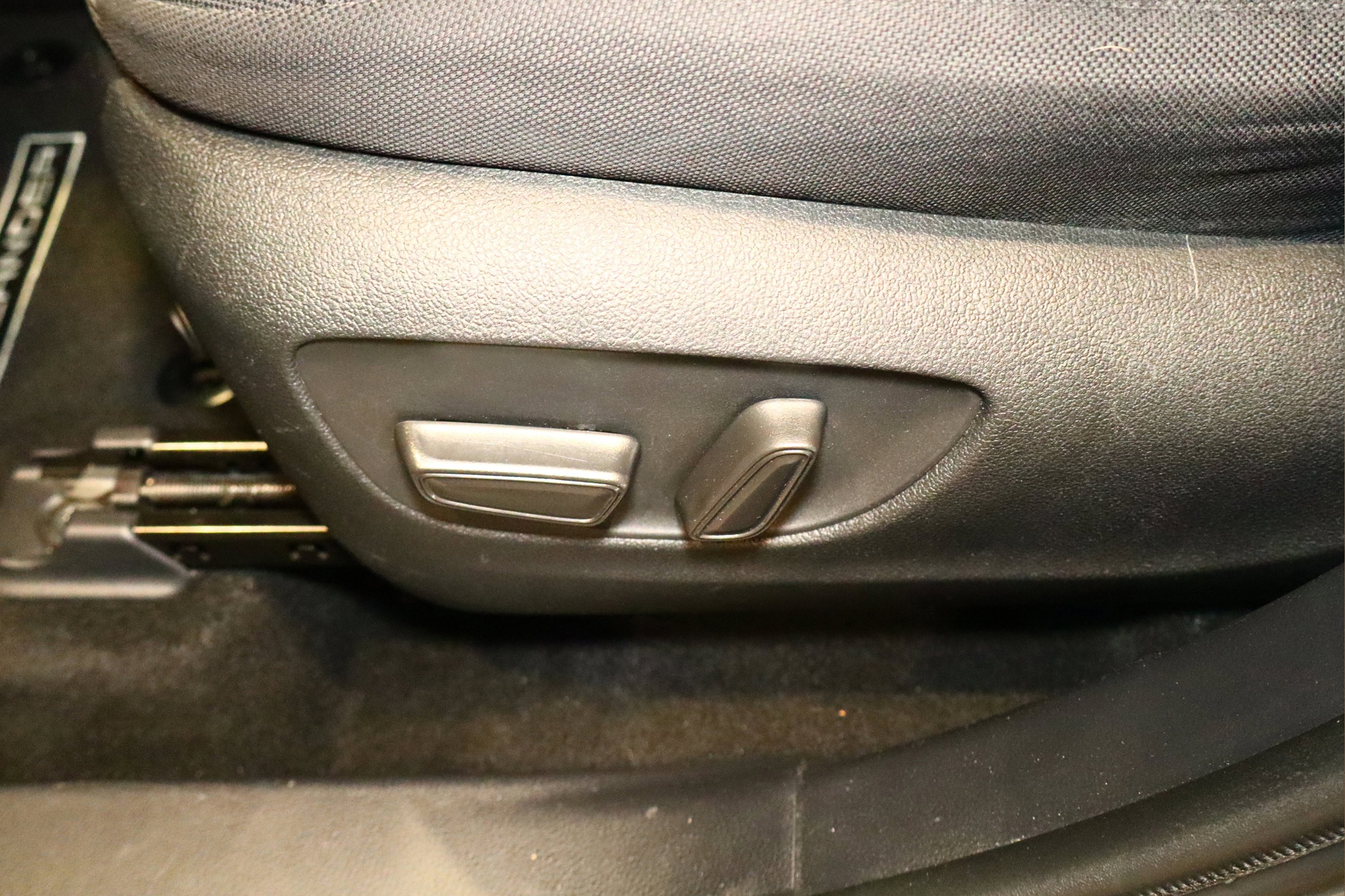 Used 2020 Toyota Highlander LE image 23