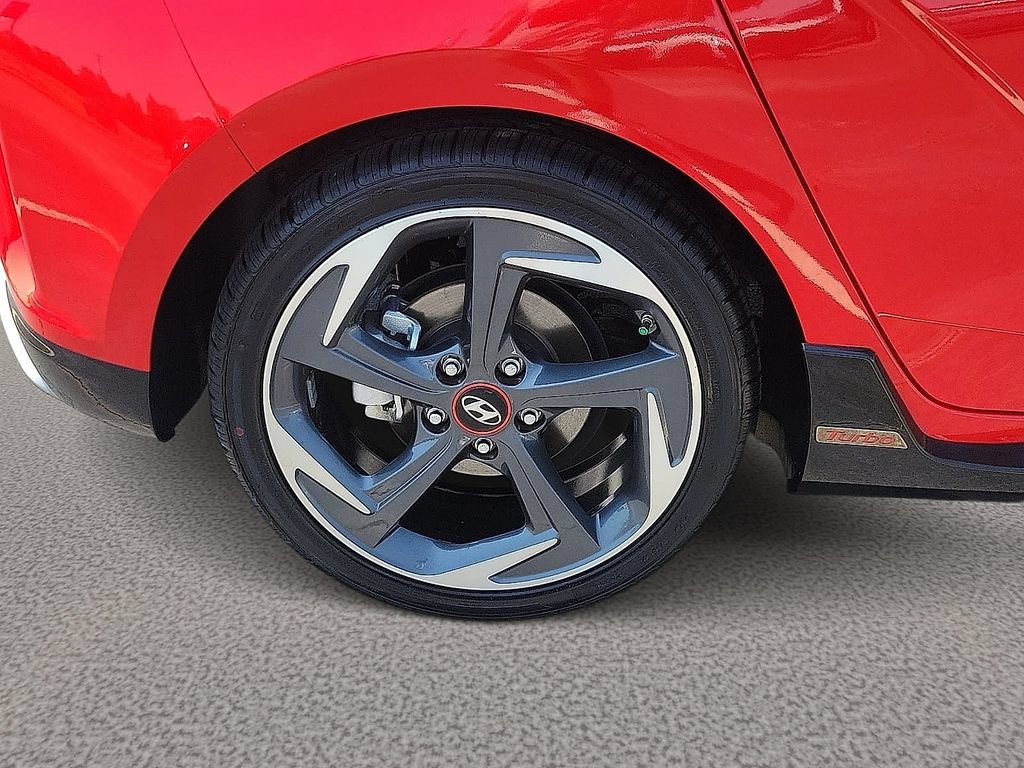 Used 2020 Hyundai Veloster FWD image 7