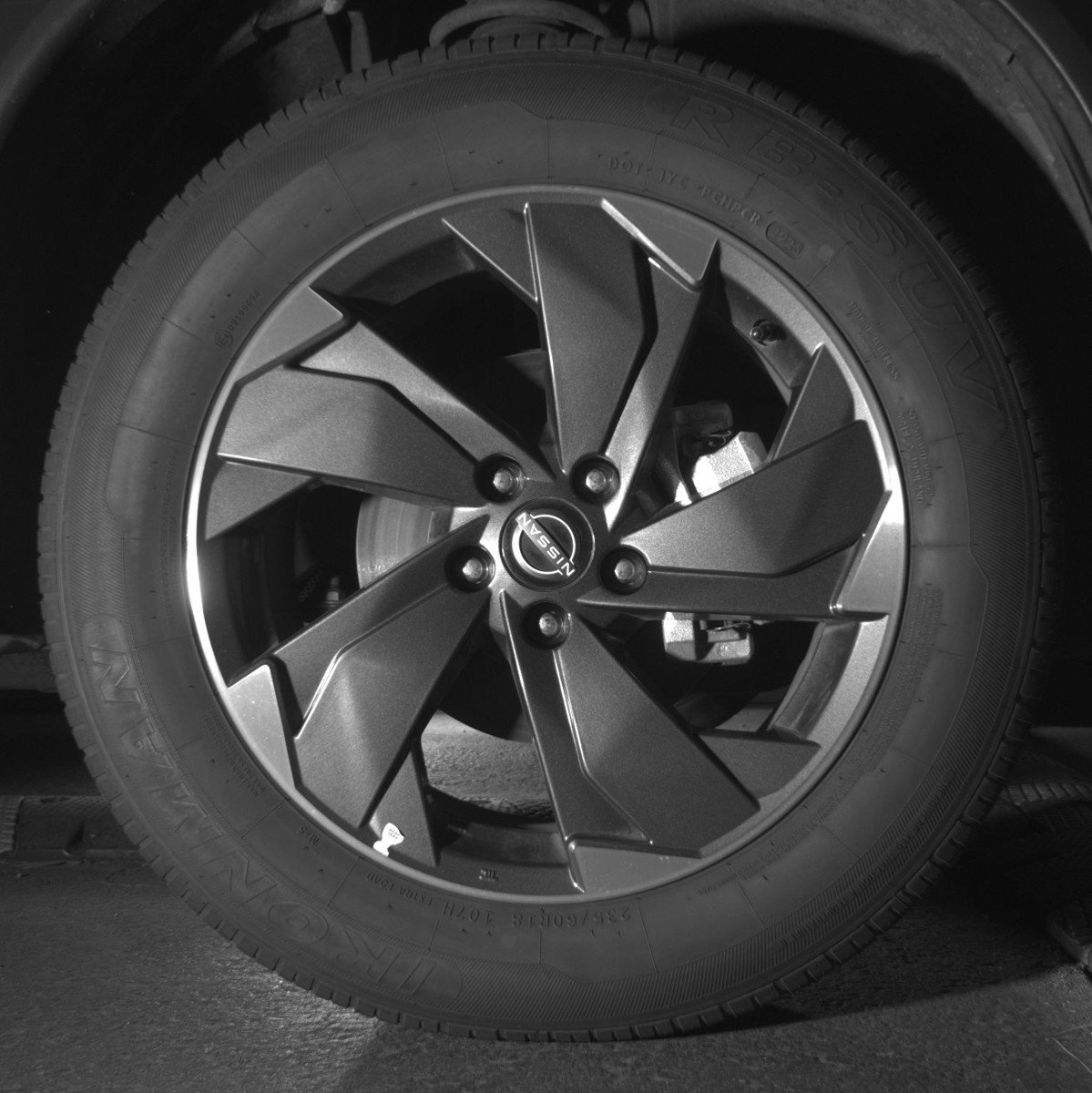 Used 2025 Nissan Rogue SV AWD/4WD image 13