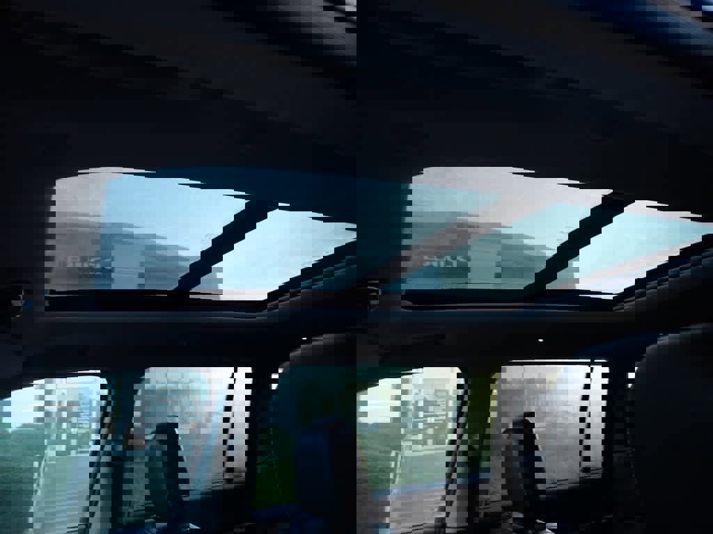 Used 2023 Jeep Grand Cherokee L Limited w/ Black Appearance Package image 14