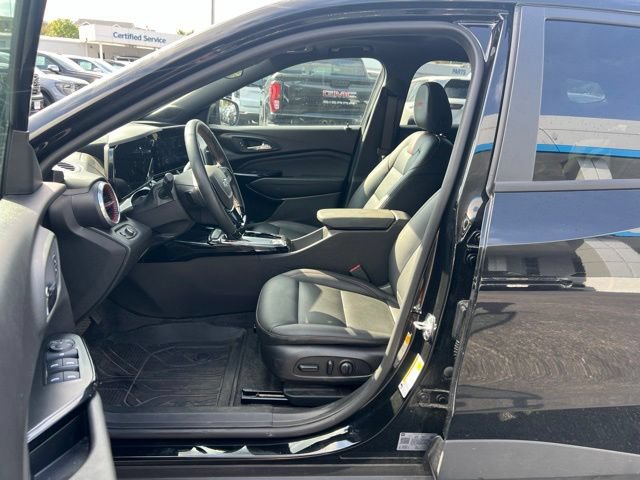 Used 2025 Chevrolet Trax RS w/ Sunroof Package FWD image 14