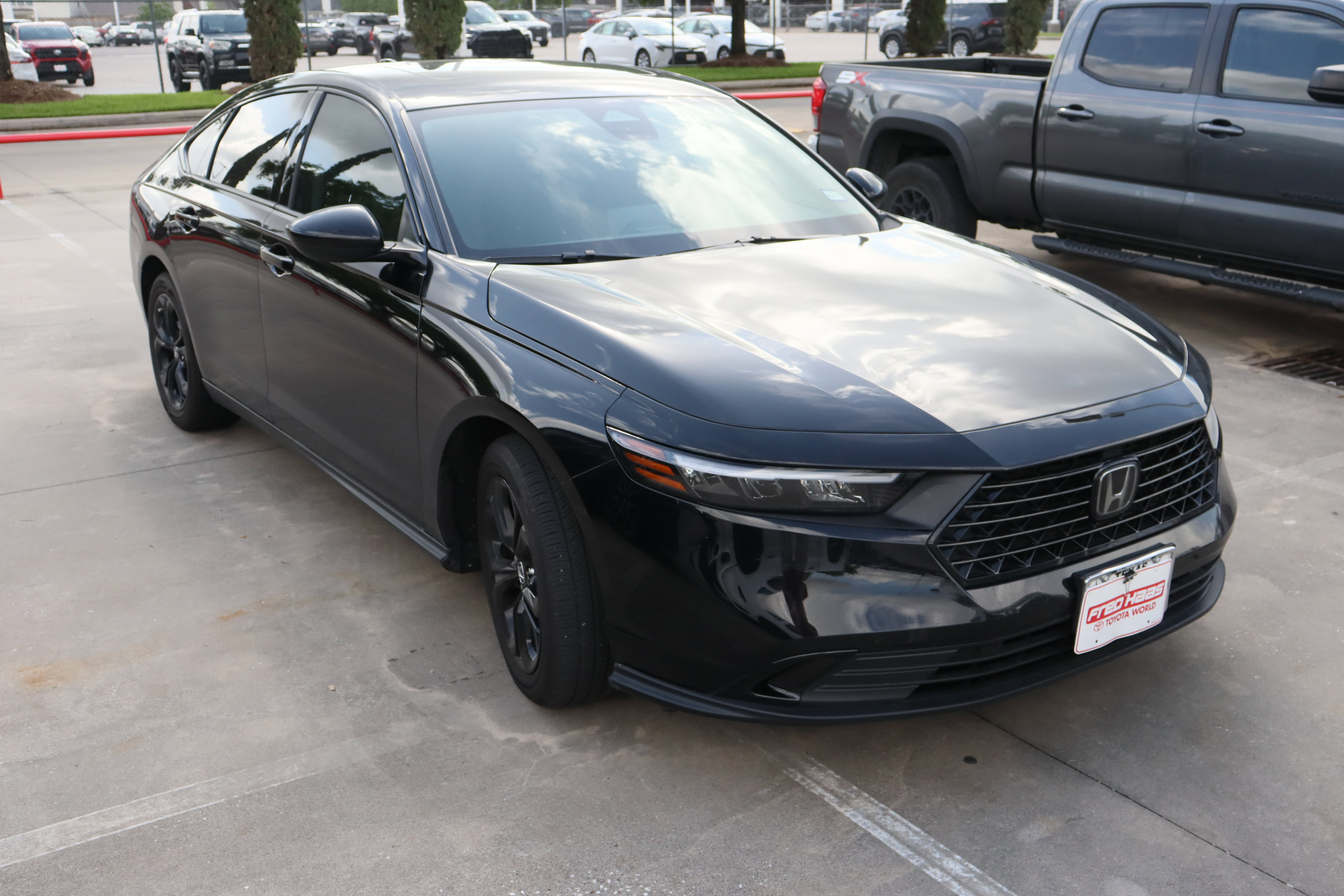 Used 2025 Honda Accord SE image 2