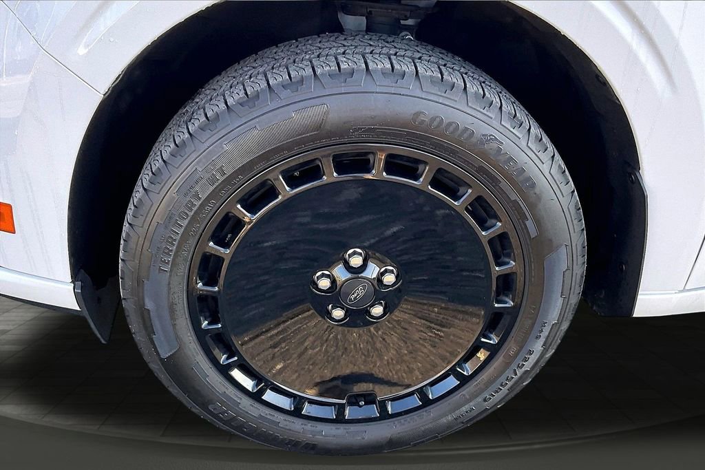 Used 2025 Ford Maverick Lobo image 9