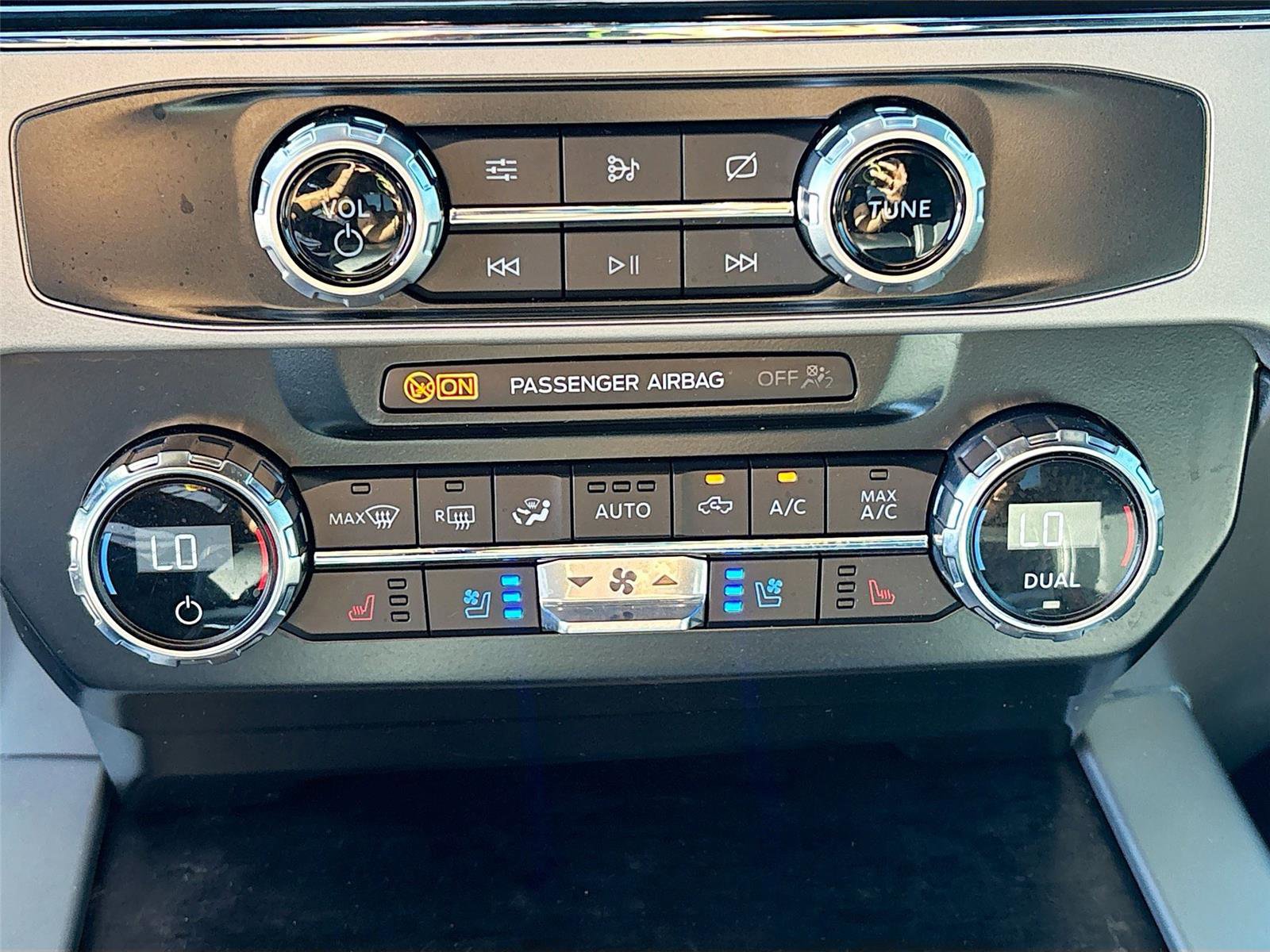 Used 2022 Ford F250 Lariat w/ Lariat Value Package image 17