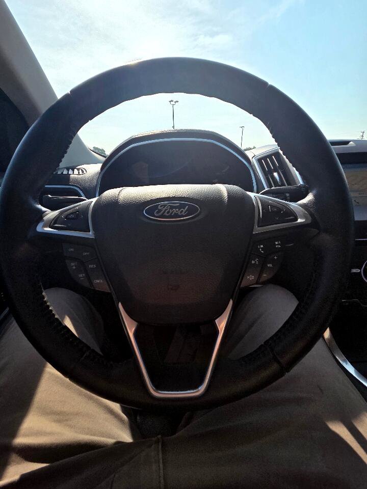 Used 2016 Ford Edge Titanium w/ Equipment Group 301A image 17