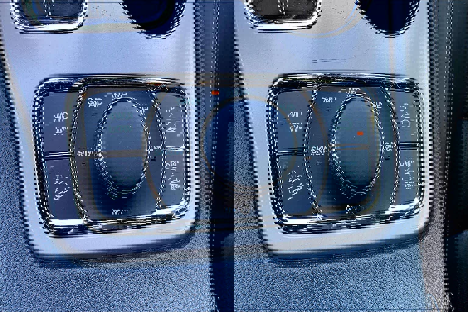 Used 2017 Jeep Grand Cherokee Overland image 35