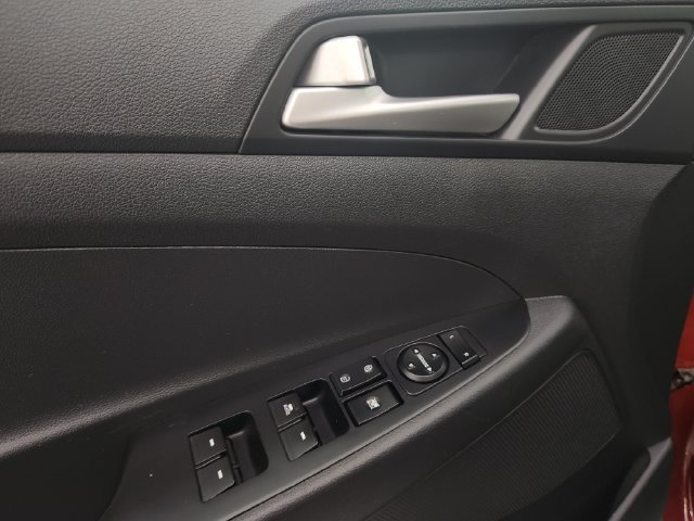 Used 2019 Hyundai Tucson Value AWD/4WD image 11
