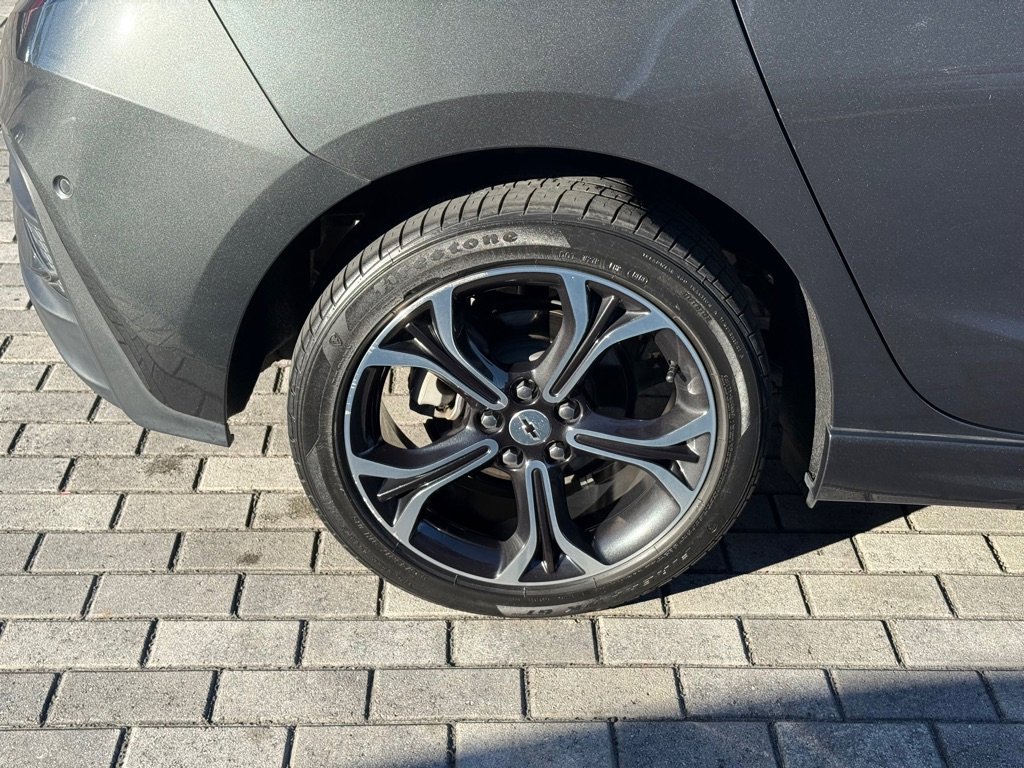 Used 2019 Chevrolet Cruze LT w/ Convenience Package image 39