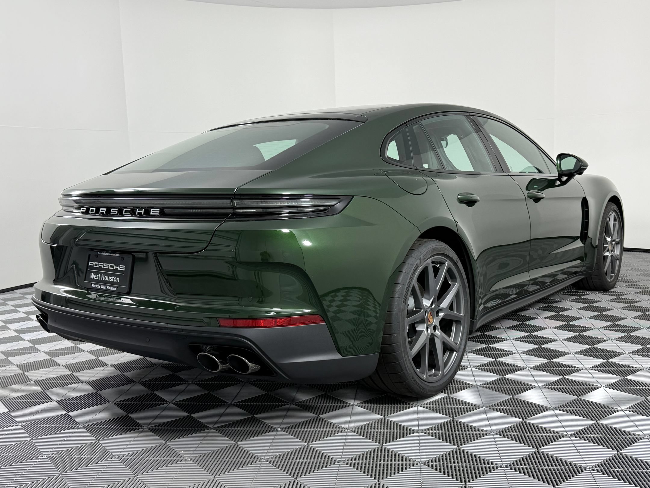 Certified 2026 Porsche Panamera 4 AWD/4WD image 9