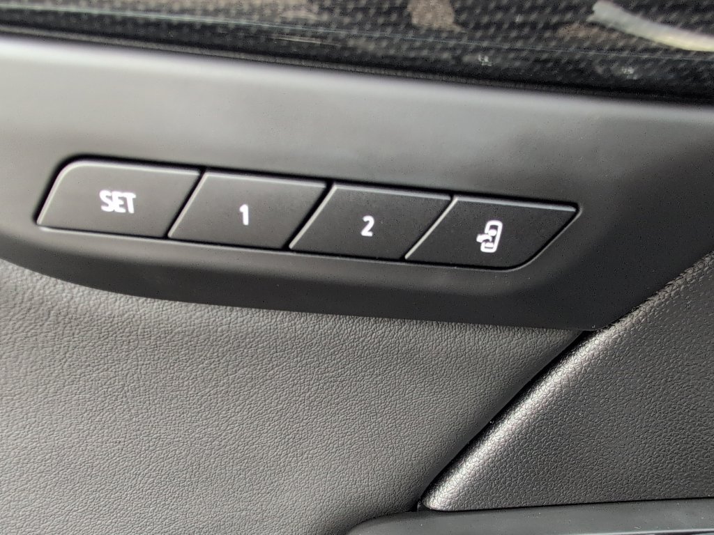 Used 2023 Buick Envision Essence w/ Technology Package I image 41