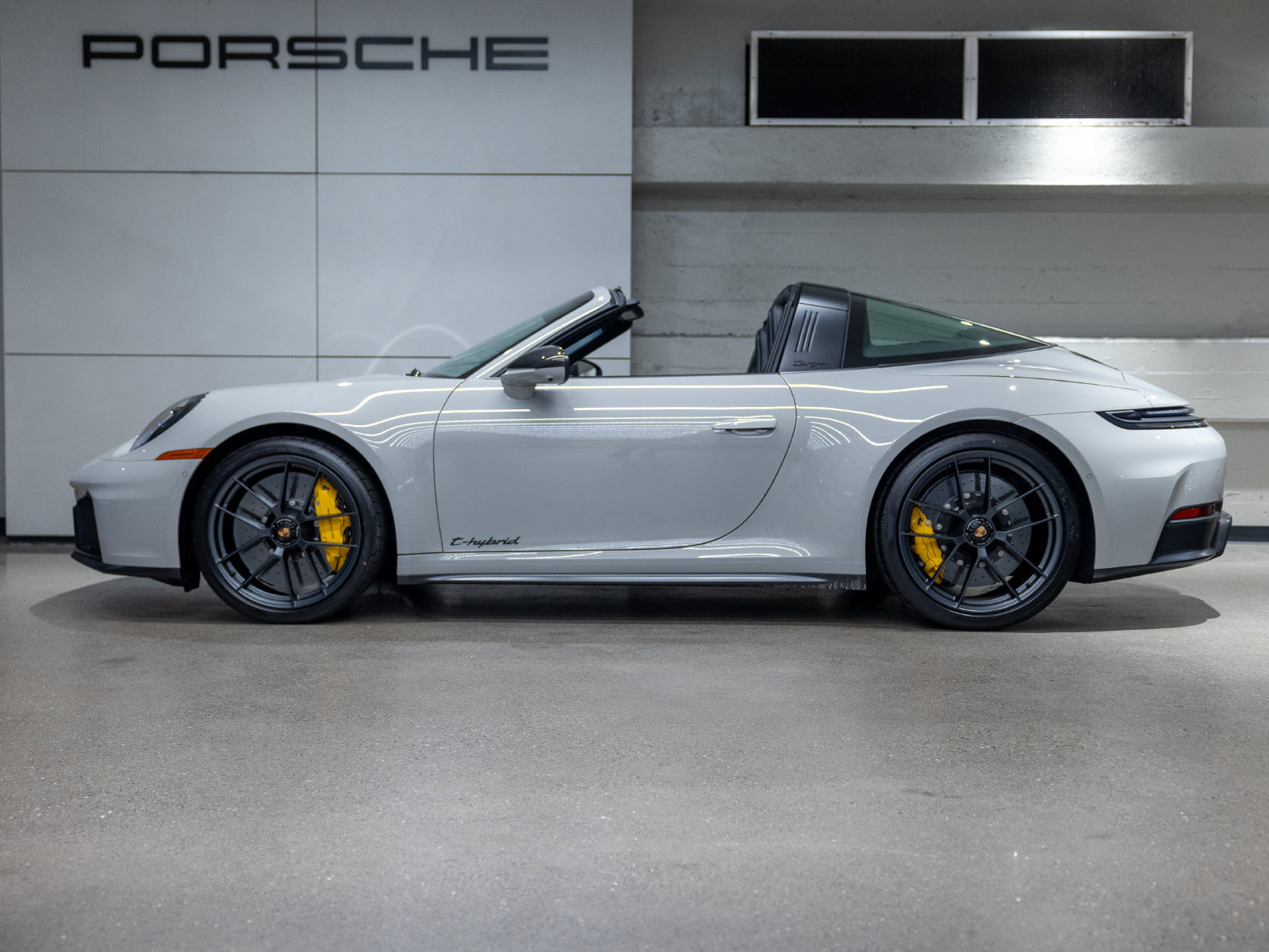 New 2026 Porsche 911 Targa 4 GTS AWD/4WD image 2