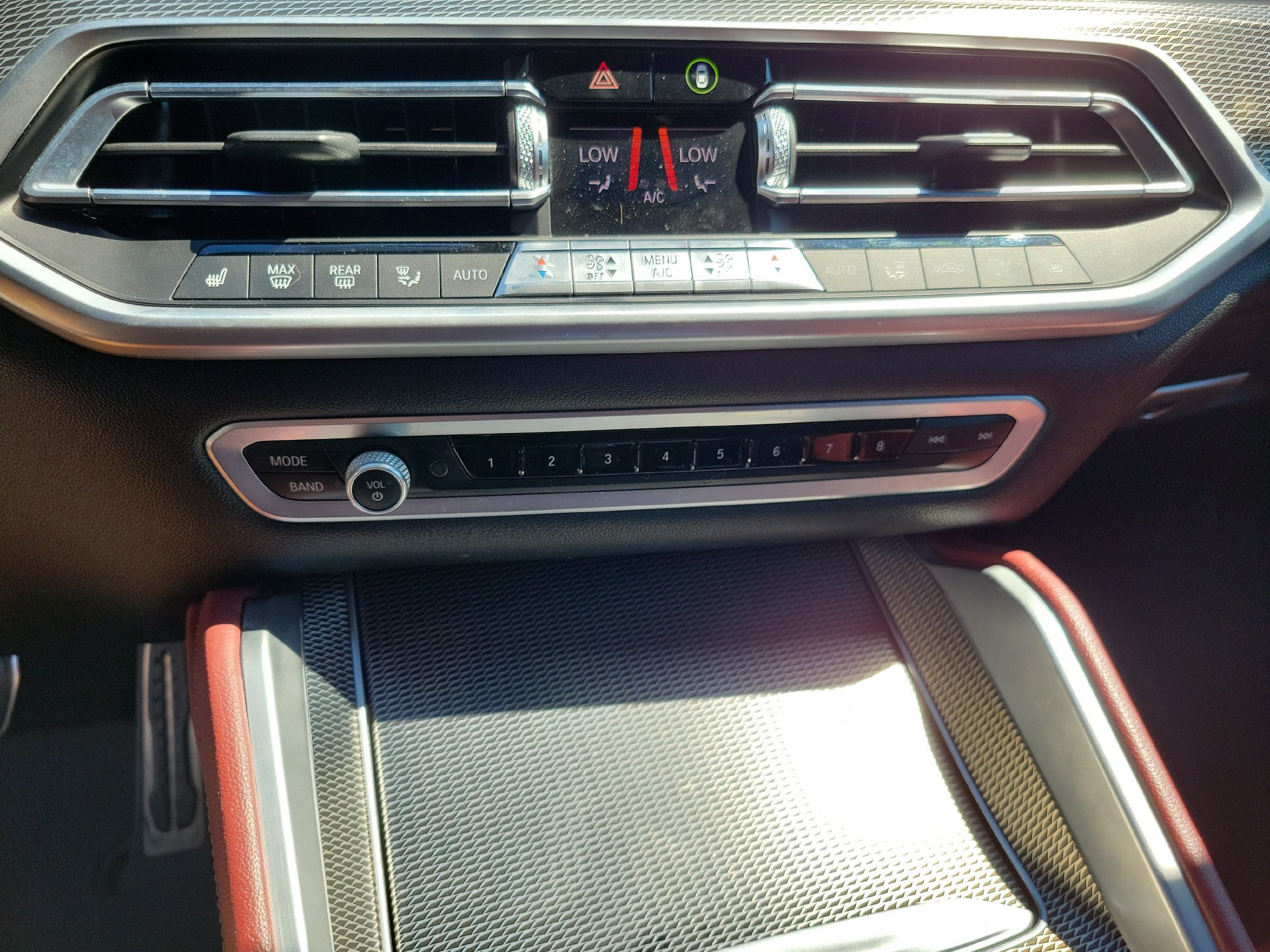 Used 2020 BMW X6 M50i AWD/4WD image 37