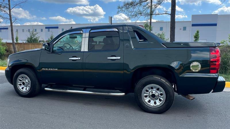 Used 2013 Chevrolet Avalanche LT RWD image 11
