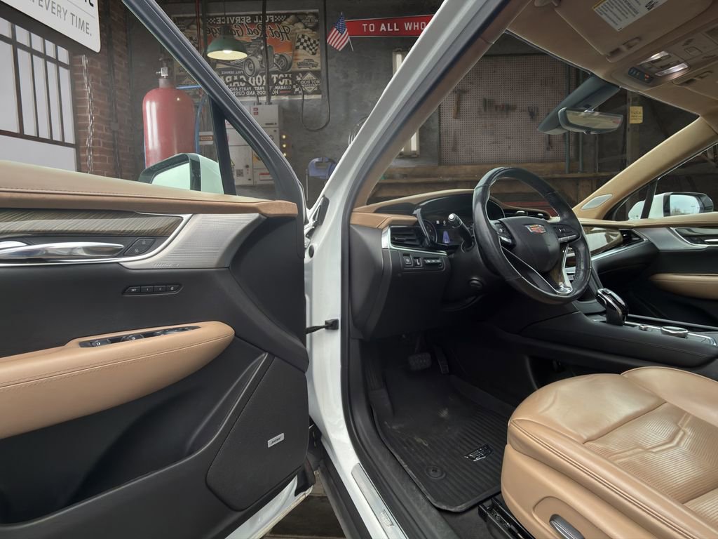 Certified 2021 Cadillac XT6 Premium Luxury w/ Platinum Package image 16