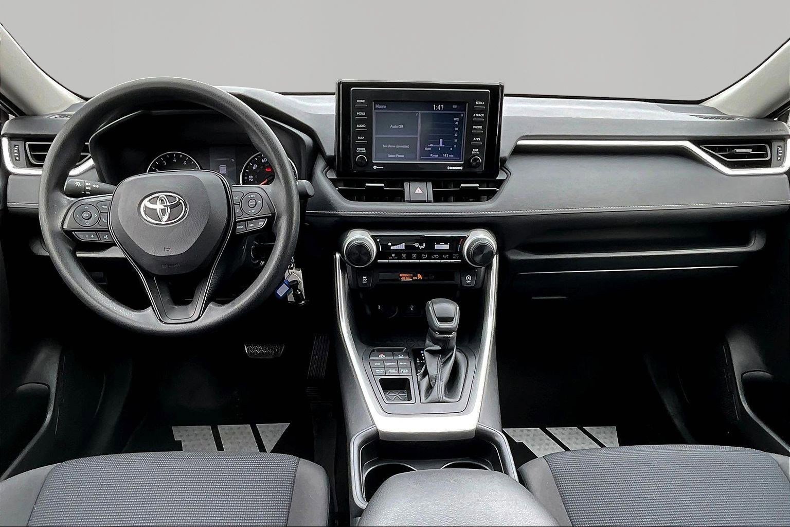 Used 2021 Toyota RAV4 LE image 8