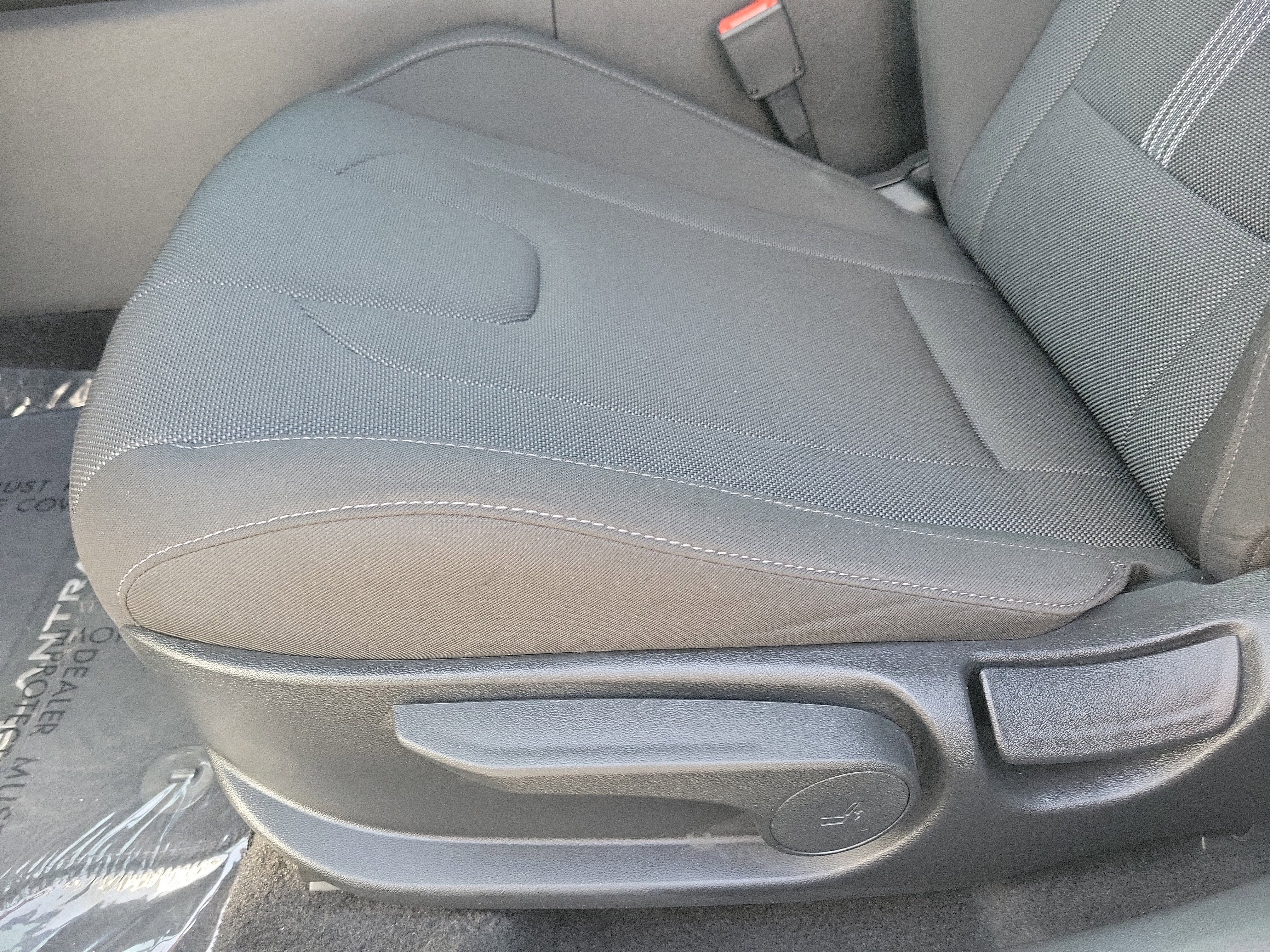 Certified 2025 Hyundai Elantra SE image 20