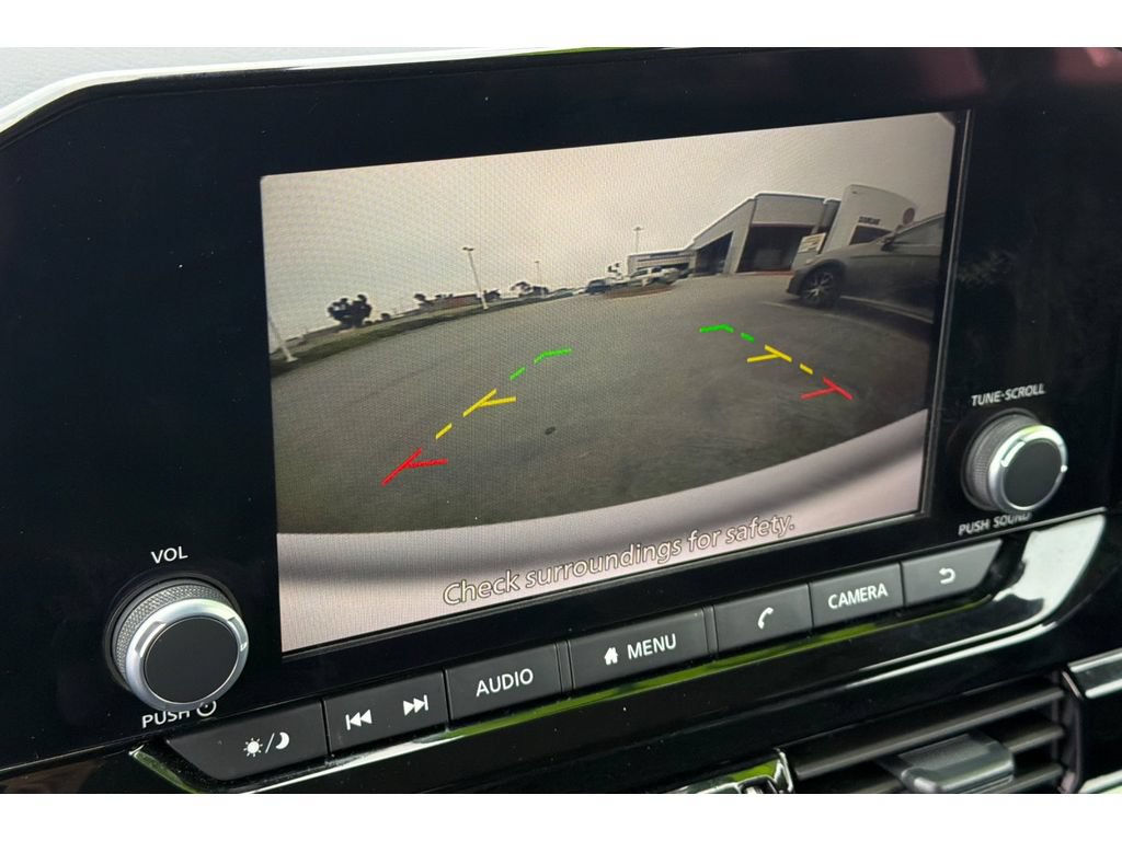Used 2024 Nissan Pathfinder SV FWD image 23