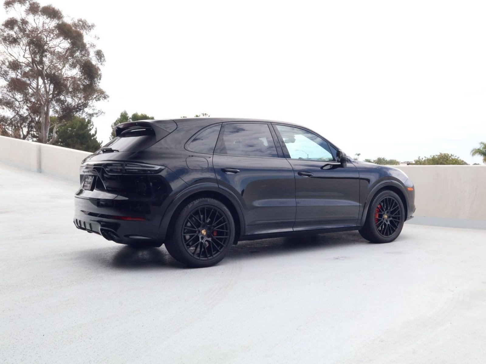 Used 2023 Porsche Cayenne GTS w/ Premium Package Plus AWD/4WD image 8